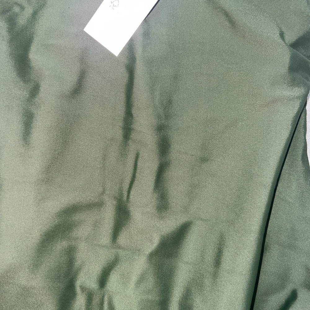 NWT! Flattering J.Crew Olive Green One-Piece Swimsuit - Size 0 - Picture 4 of 7